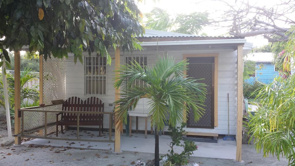 Jaguar Morning Star Hotel Caye Corker Exterior photo