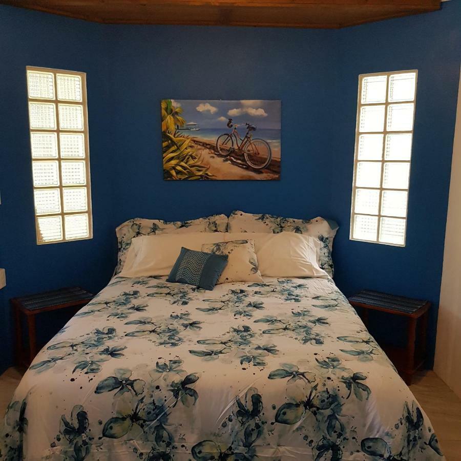 Jaguar Morning Star Hotel Caye Corker Exterior photo